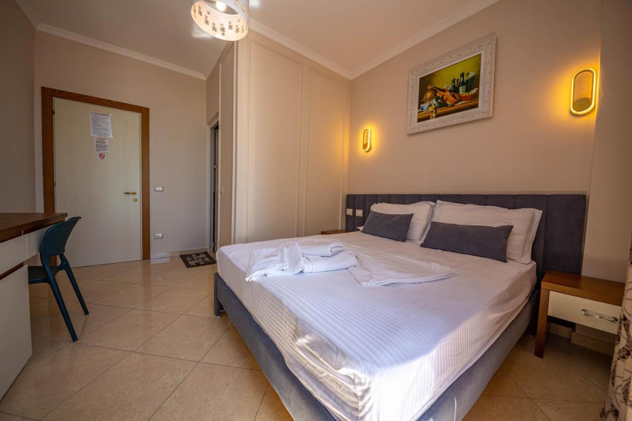 Hotel Vila Misiri Durres Bagian luar foto