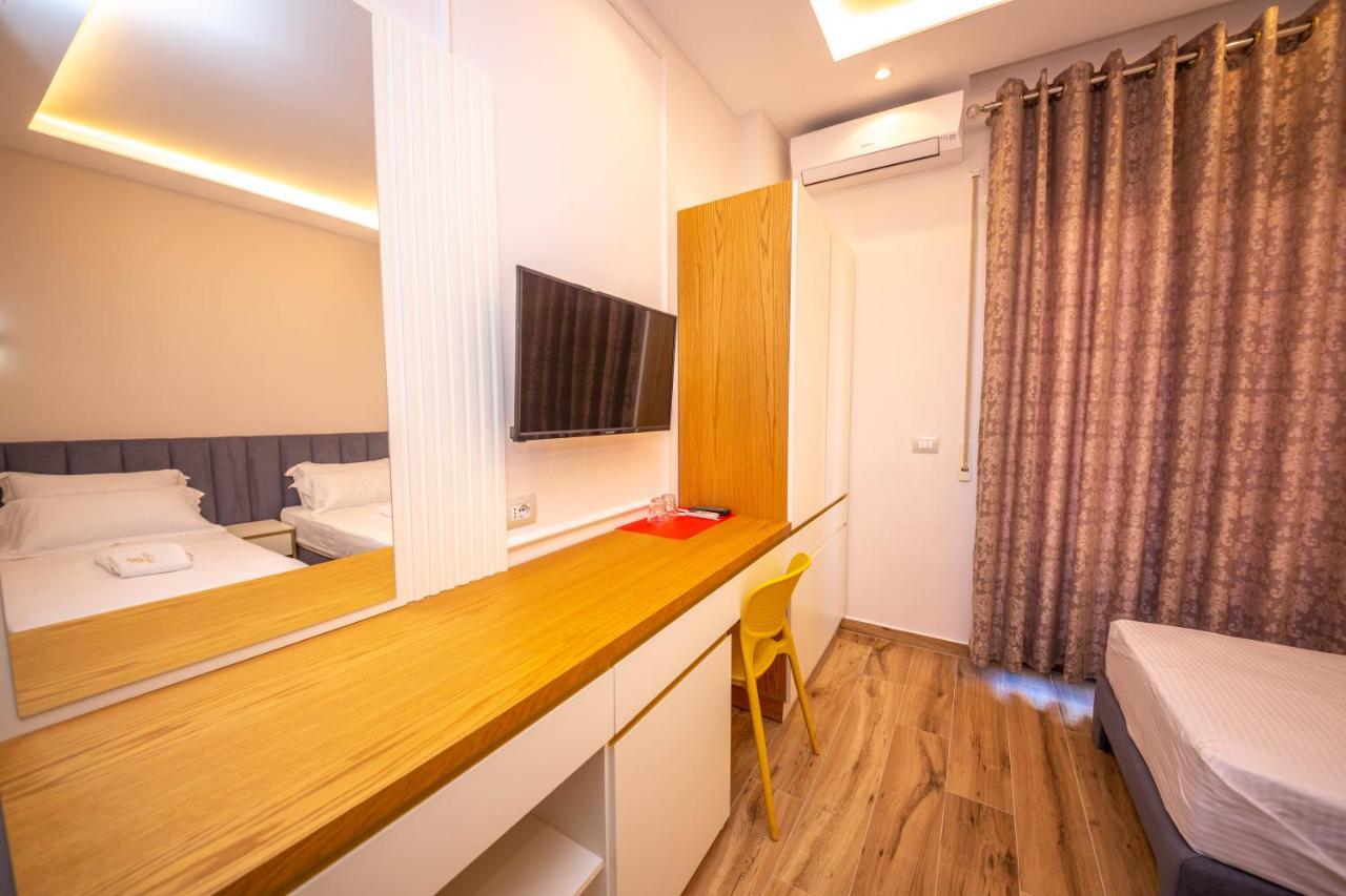 Hotel Vila Misiri Durres Bagian luar foto