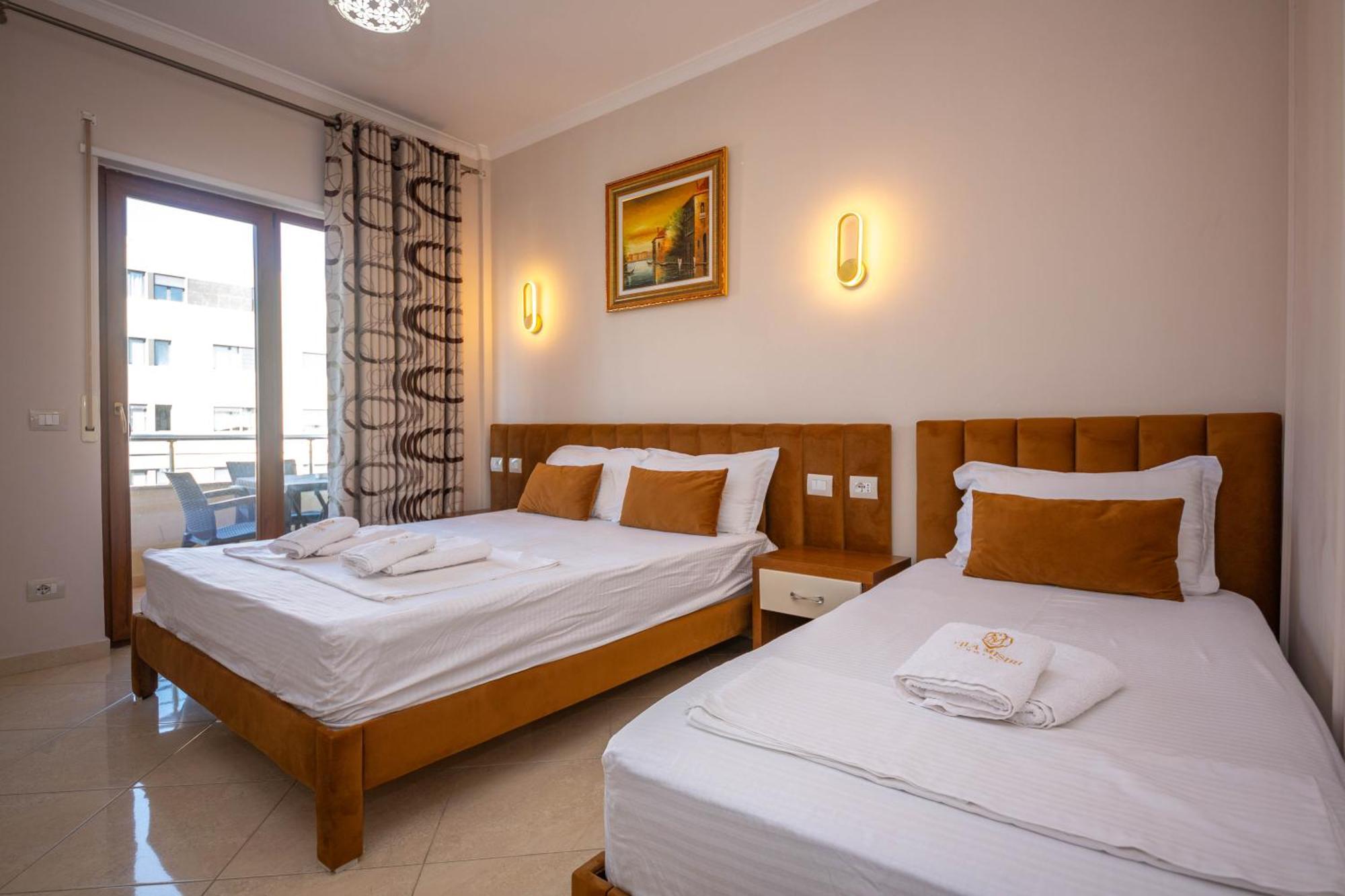 Hotel Vila Misiri Durres Bagian luar foto