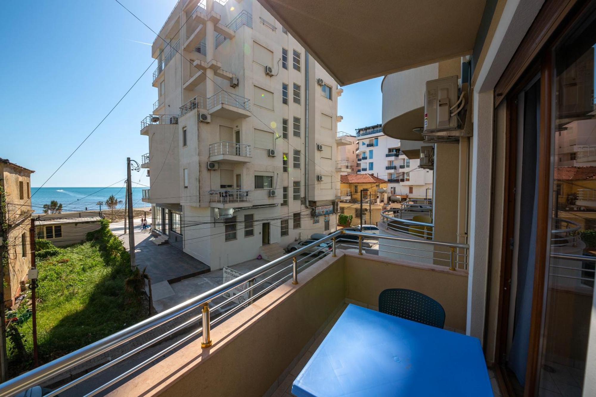 Hotel Vila Misiri Durres Bagian luar foto