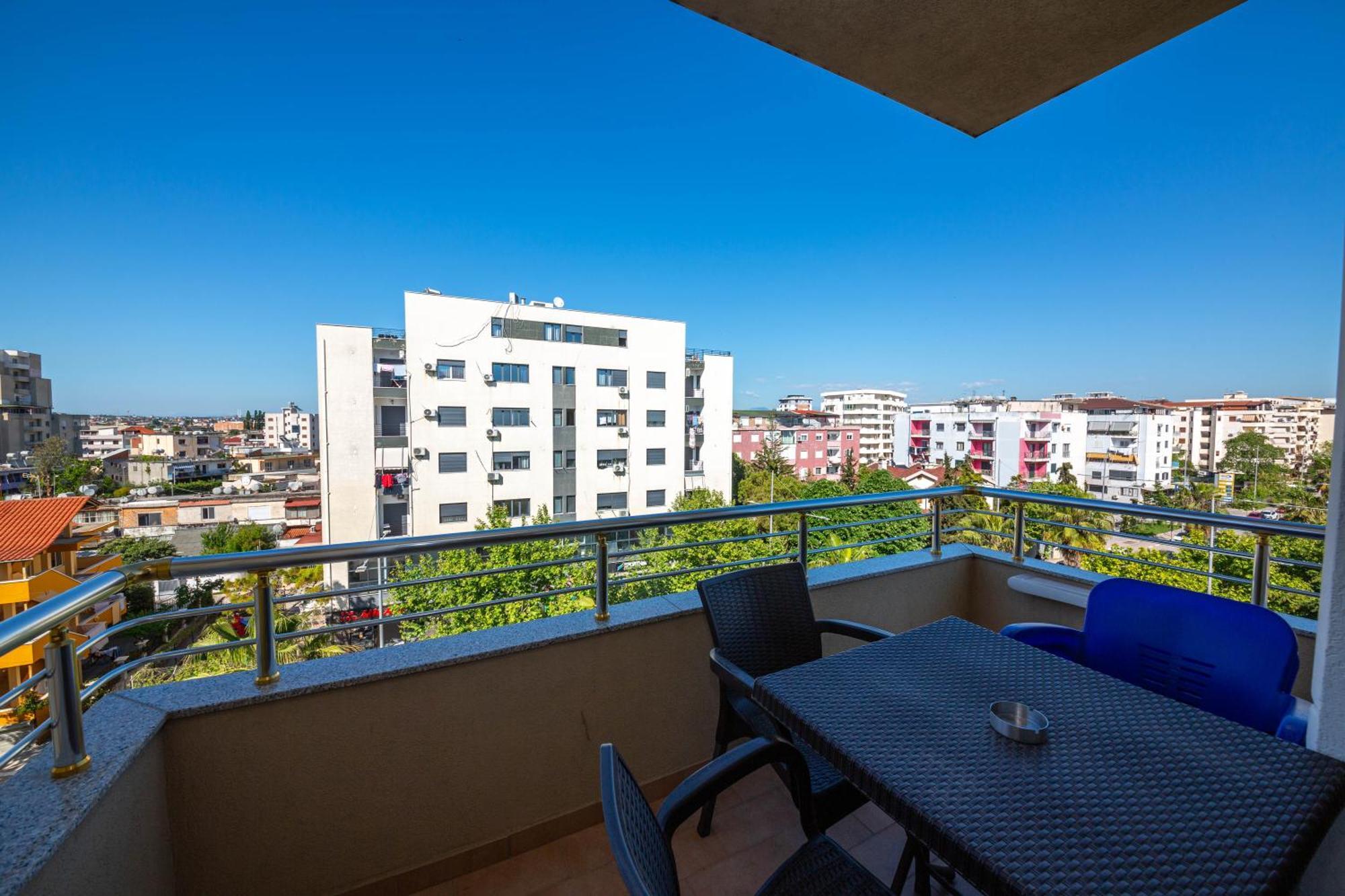Hotel Vila Misiri Durres Bagian luar foto