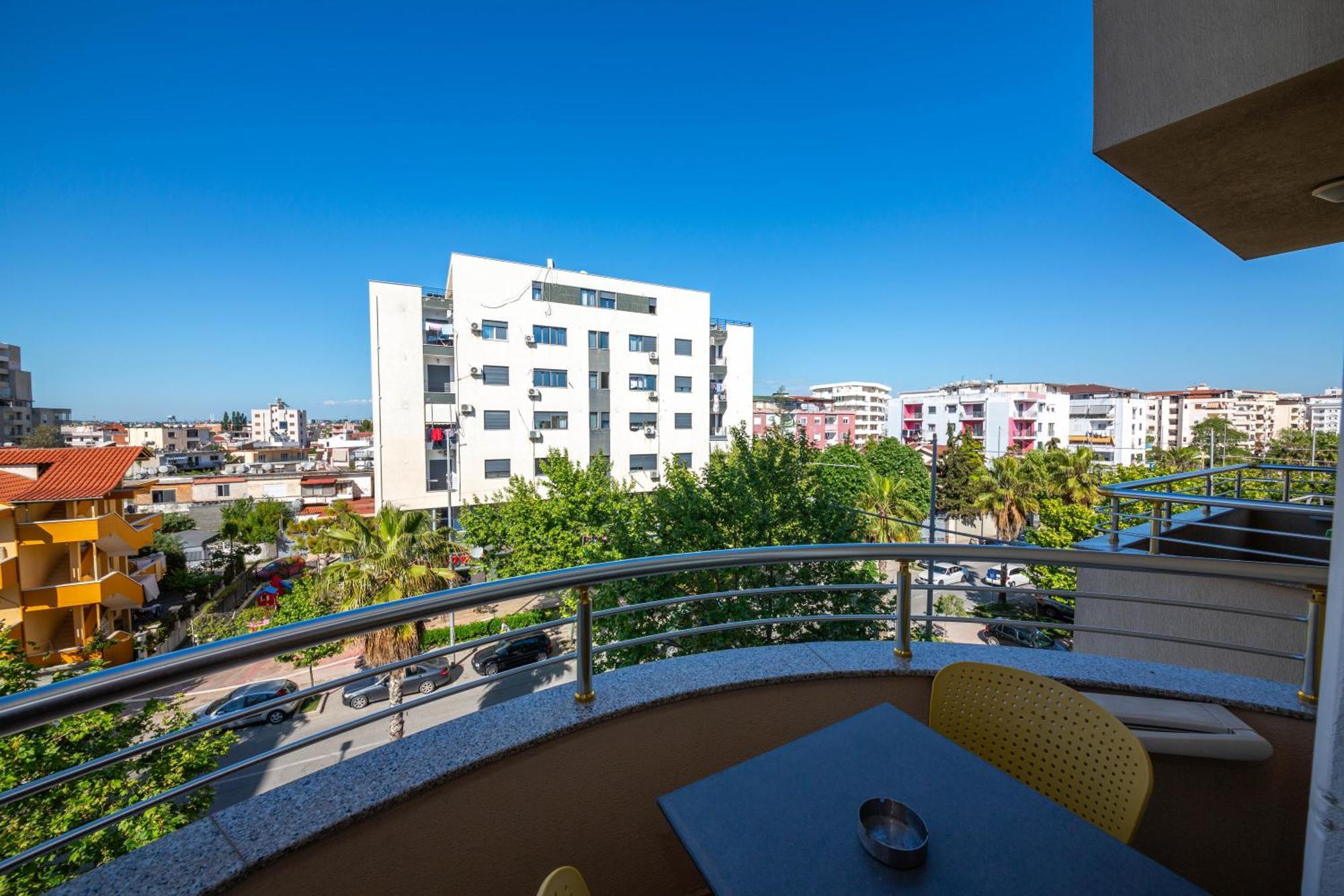 Hotel Vila Misiri Durres Bagian luar foto